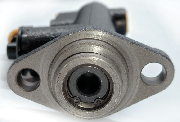 281E5-42101 Master Brake Cylinder, 3/4 Inch Braking Actuator, Part Number 281E5-42101, compatible with 32010-03590, 32010-05220, 32051-01690, 32051-01700, 70001-08631, and 32010-03600
